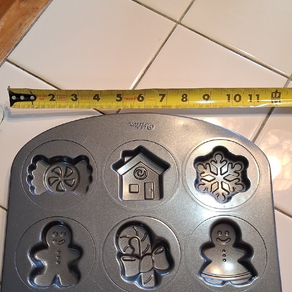 Wilton Holiday Mini Muffin Pan in Metallic Gray - Picture 8 of 9